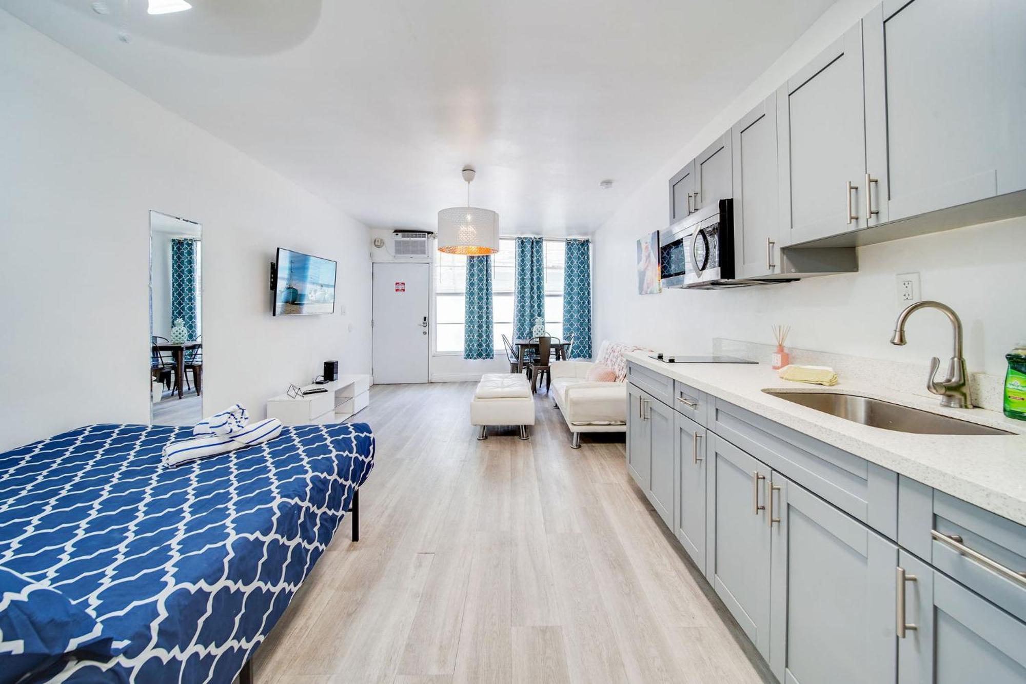 Beachy 1 B/R, W/2 Queen Beds, On Ocean Drive Beach 마이애미 비치 외부 사진
