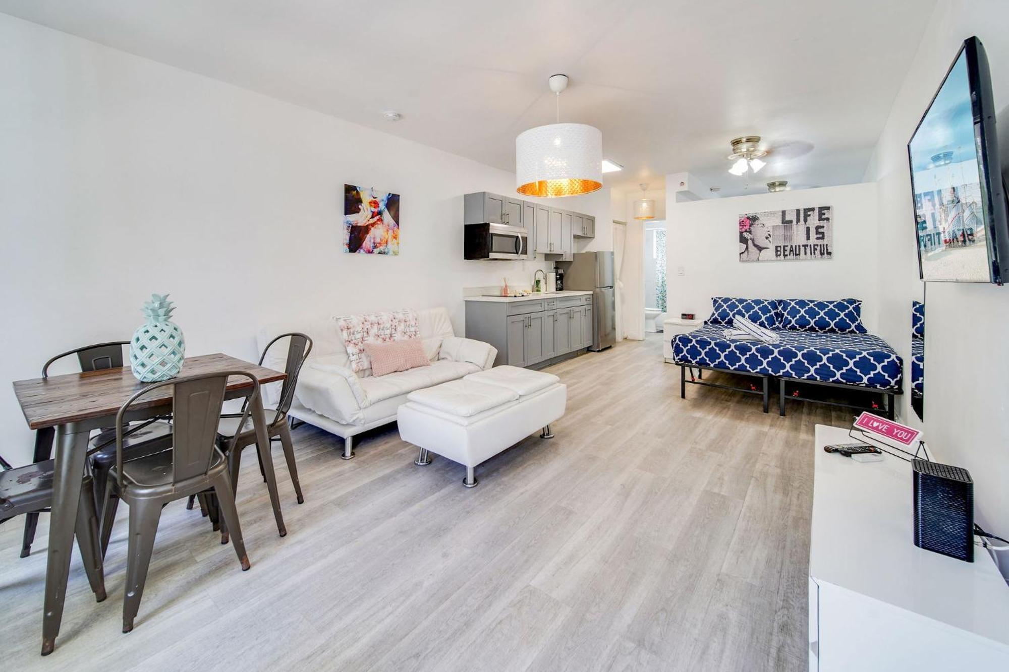 Beachy 1 B/R, W/2 Queen Beds, On Ocean Drive Beach 마이애미 비치 외부 사진