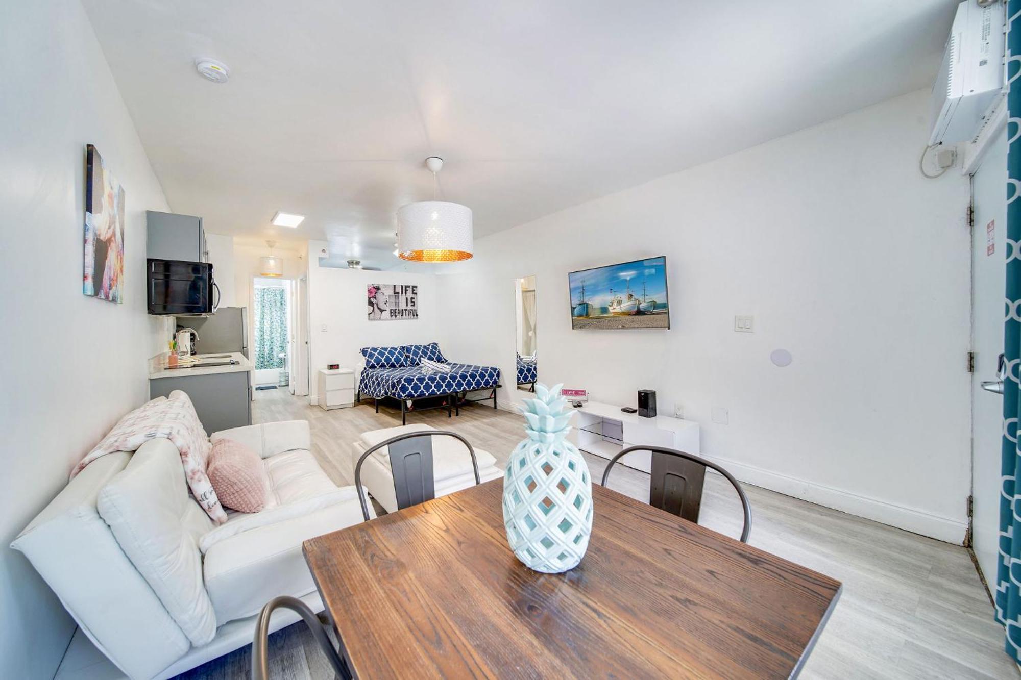 Beachy 1 B/R, W/2 Queen Beds, On Ocean Drive Beach 마이애미 비치 외부 사진